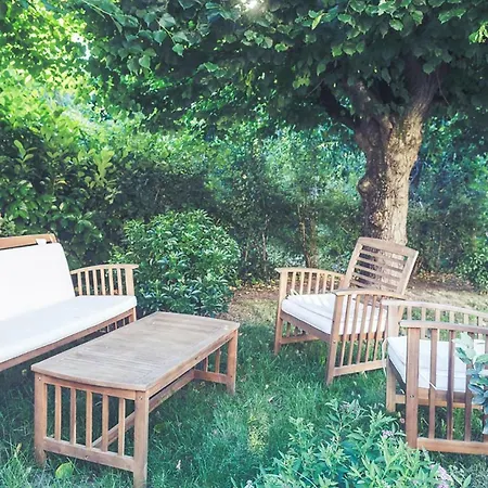 Clos Charmille Bed & Breakfast 3*